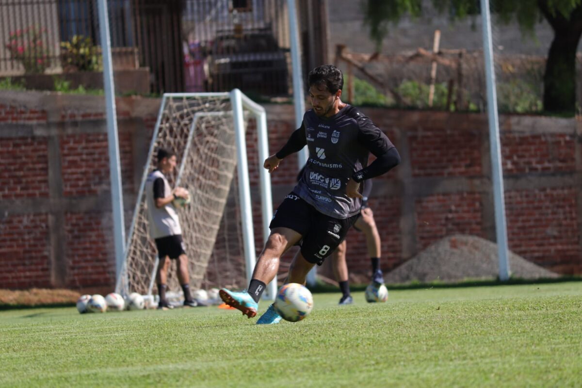 O Galo treinou com a certeza de que só a vitória interessa nesta noite Foto: João Victor Bulhak