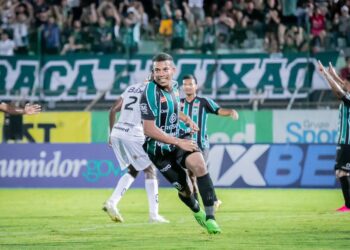 Maringá FC goleia o Galo