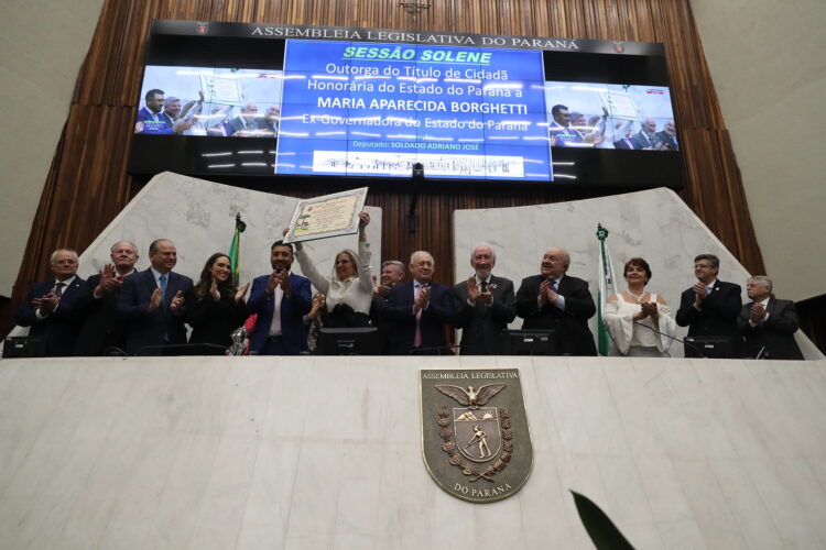 Cida Borghetti recebe título de Cidadã Honorária do Paraná