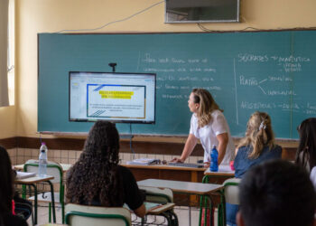 Rede Estadual abre inscrições para professores - Foto: Lucas Fermin / SEED
