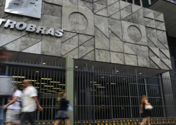 Conselho pode distribuir dividendos da Petrobras “em momento oportuno”