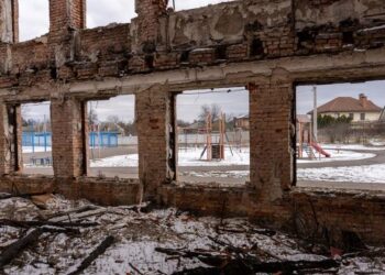 Investigação aponta evidências de abusos e prováveis crimes de guerra por forças russas na Ucrânia