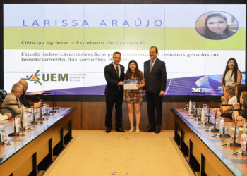 Aluna da UEM ganhou o Prêmio Paranaense de Ciência de Tecnologia em 2023 -Foto: Roberto Dziura Jr/AEN