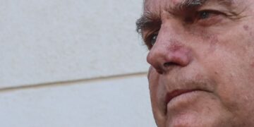 Ap[os a audiência de custódia, Bolsonaro ouviu que continuará preso