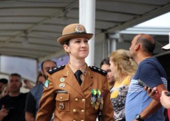 Maria Fernanda é a primeira mulher a comandar o Colégio da Polícia Militar do Paraná