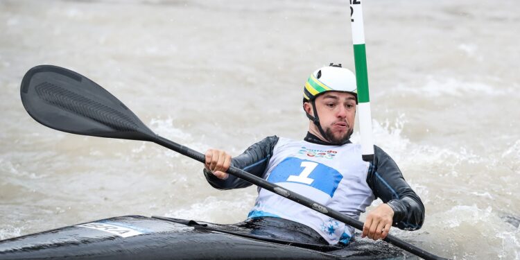 Paris 2024: Pepê Gonçalves carimba vaga na canoagem slalom
