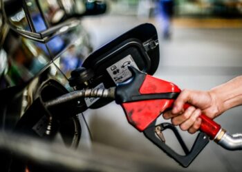 Preço médio dos combustíveis fecha a primeira semana de março estável
