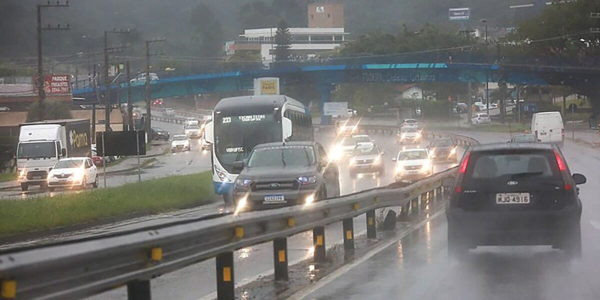 Sul e Sudeste têm alerta para chuva forte entre quinta e domingo