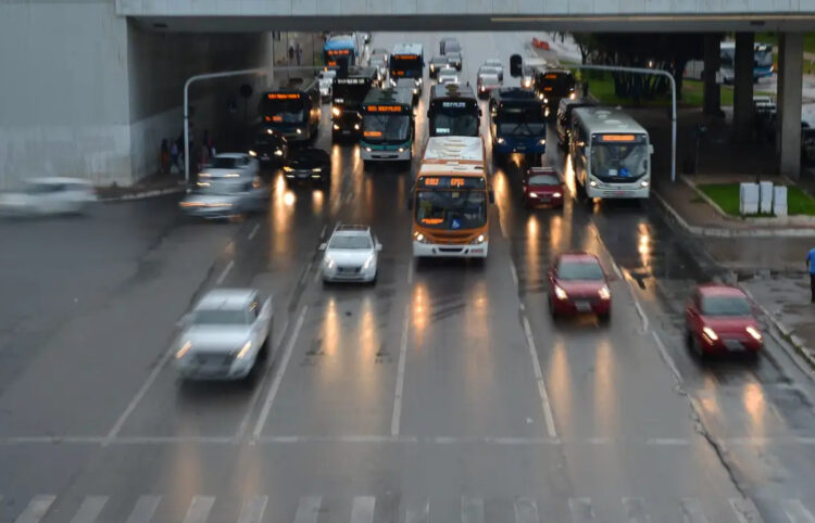 Trânsito: condutores das categorias C, D e E têm até 31 de março para fazer exame toxicológico