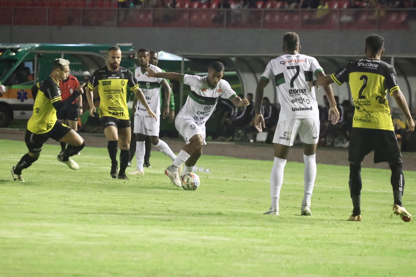 Maringá perde para o Cascavel o primeiro confronto das quartas