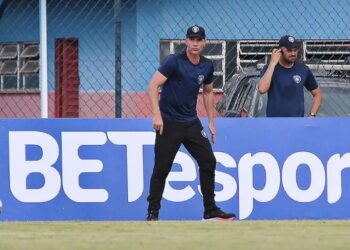 Derrota em Londrina acabou com invencibilidade do Athletico-PR  e demissão do treinador Juan Carlos Osorio. Assessoria/Londrina EC.