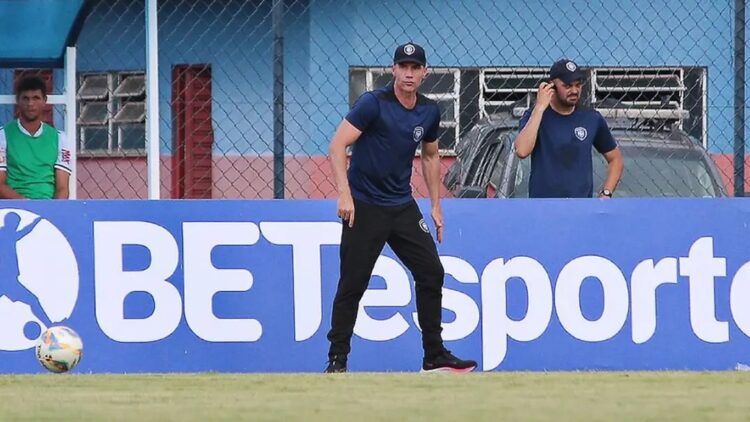 Derrota em Londrina acabou com invencibilidade do Athletico-PR  e demissão do treinador Juan Carlos Osorio. Assessoria/Londrina EC.