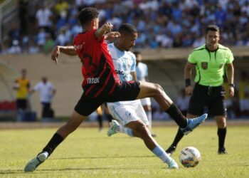 Derrota em Londrina acabou com invencibilidade do Athletico-PR  e demissão do treinador Juan Carlos Osorio. Assessoria/Londrina EC.