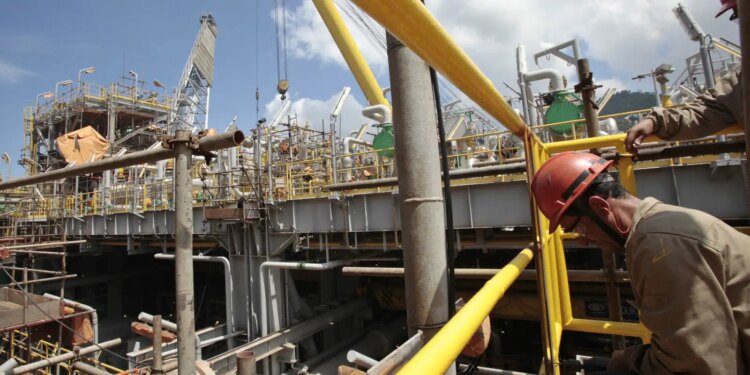 Brasil tem aumento de 7% nas reservas provadas de petróleo em 2023