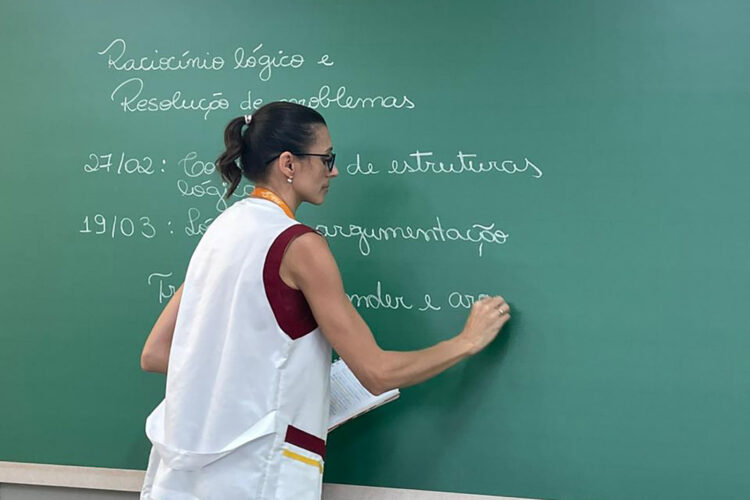 Um novo olhar para a matemática garante medalha de prata em olimpíada nacional para professora de Maringá - Foto: Arquivo pessoal