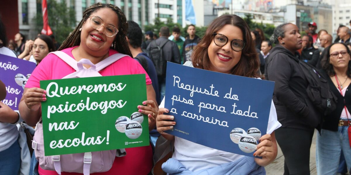 Professores de instituições federais de ensino entram em greve