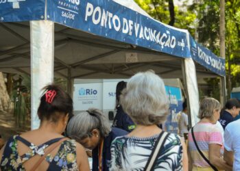 Rio espera vacinar 100 mil pessoas neste Dia D contra a Gripe