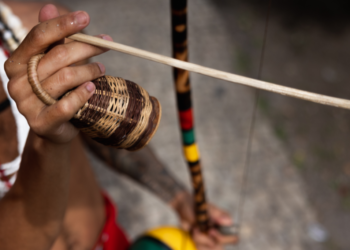 Confecção de berimbau