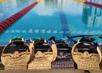 Professor de Maringá vence campeonato de natação