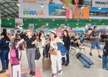 Número de turistas estrangeiros sobe 74% só em março no Paraná - Foto:  SETU-PR