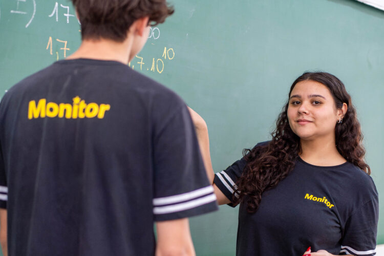 Estudantes tem até o dia 7 de junho para se matricularem no programa Aluno Monitor - Foto: Lucas Fermin/SEED