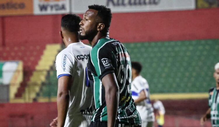 Maringá FC perde de virada para o Água Santa