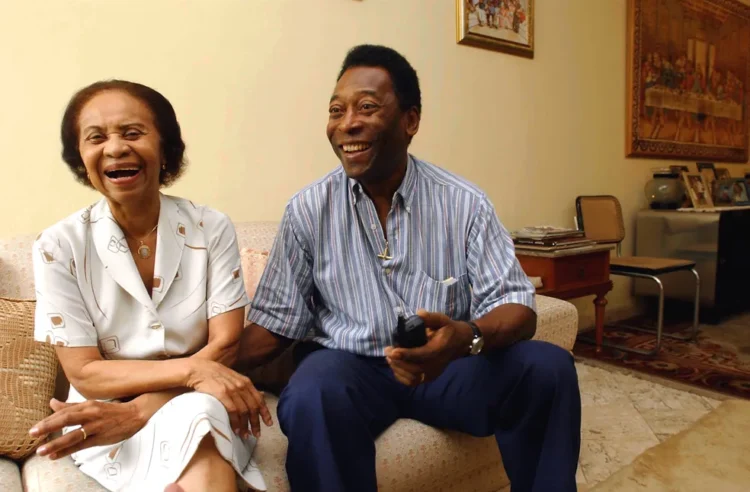 Morre dona Celeste, mãe de Pelé