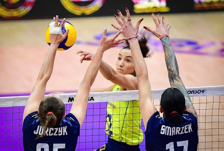 Após primeira fase irretocável, Brasil fica apenas em quarto na VNL - Foto: Volleyball World