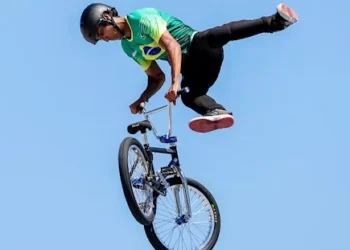 Gustavo Bala Loka se classifica ´para a final do BMX freestyle