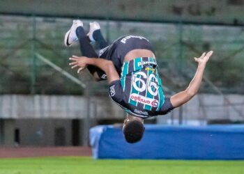 Maringá FC vence o Água Santa por 2 a 0 no Willie Davids