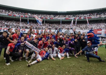 Paraná Clube goleia o Patriotas e gante volta à Primeira Divisão