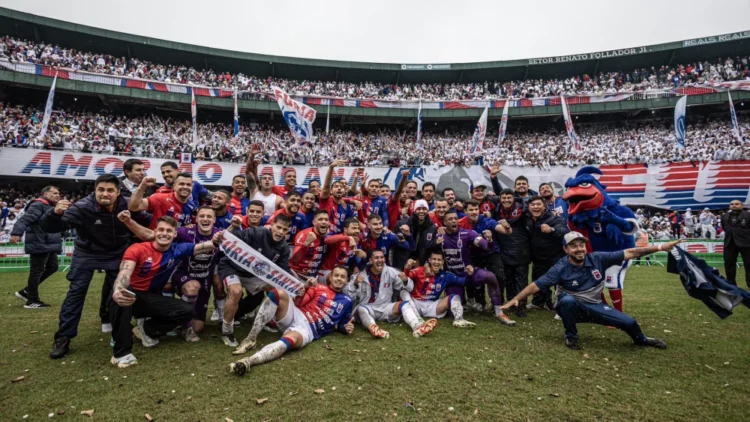 Paraná Clube goleia o Patriotas e gante volta à Primeira Divisão