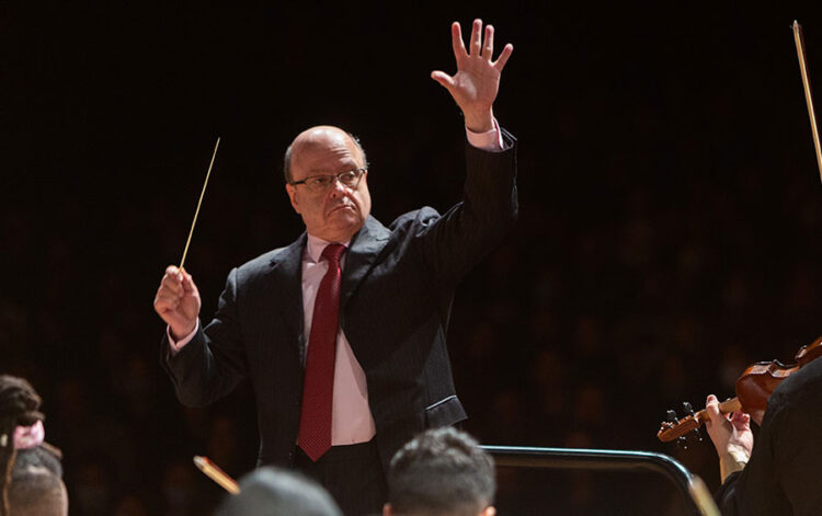 O maestro Roberto Tibiriçá, da Orquestra Sinfônica doi Paraná, vai repassar um pouco de sua experiência aos participantes do festival Foto: Divulgação