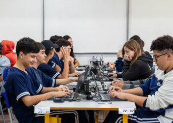 Paraná adota IA para aprimorar ensino de Matemática nas escolas da rede estadual - Foto: Lucas Fermin/SEED-PR