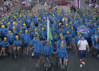 Delegação brasileira na cerimônia de abertura dos Jogos Paralímpicos Paris 2024 - Foto: Reprodução: Sportv