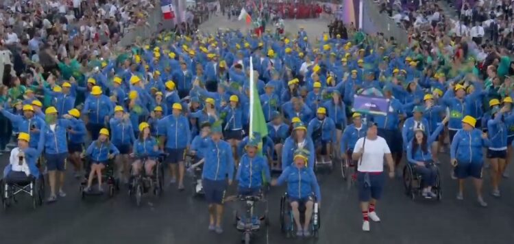 Delegação brasileira na cerimônia de abertura dos Jogos Paralímpicos Paris 2024 - Foto: Reprodução: Sportv