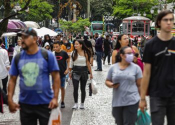 População paranaense deve chegar a 12 milhões em 2027 - Foto: Roberto Dziura Jr/AEN