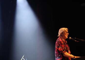 Ivan Lins, em show no Teatro Marista (Crédito: Cristiano Martinez)