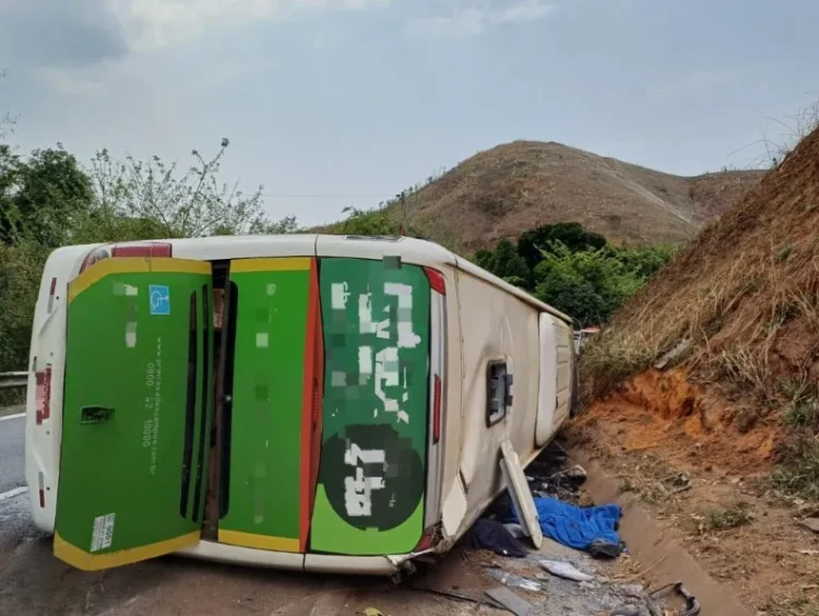 Ônibus do Coritiba Crocodiles tomba e três atletas morrem