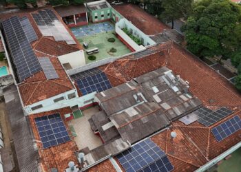 O Hospital Psiquiátrico de Maringá acabou de ser beneficiado com a instalação de 192 placas fotovoltaicas, 62 lâmpadas LED e 8 equipamentos de ar condicionado - Foto: Assessoria