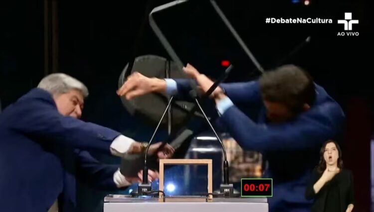 Datena dá cadeirada em Marçal durante debate na TV