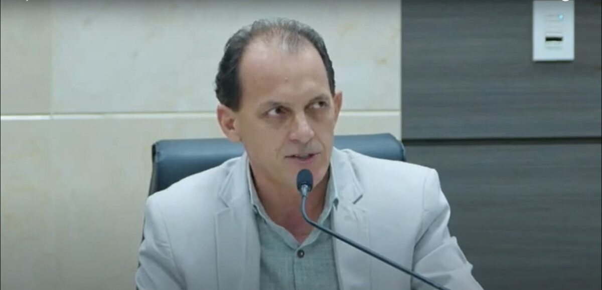 Pastor José Santos participou de debate na Acim