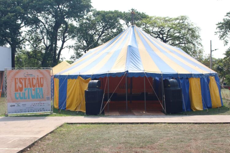 Tenda Estação Cultura fica próxima à Universidade da Terceira Idade (Unati) e do Museu Interdisciplinar (Mudi) - Foto: Cristiano Martinez