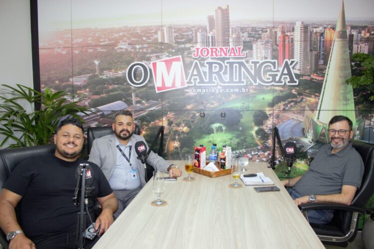 Alan Miranda e Fredison Carneiro nos estúdios de O Maringá (Crédito: Pamela Maria)