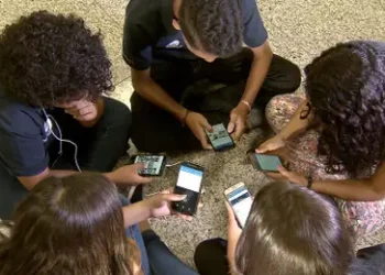 Governo define normas para o uso de celular nas escolas