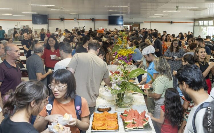 UEM homenageia servidores atividos e aposentados