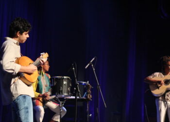 Acompanhados da percussionista Lene Black, eles fizeram um giro do Sonora Brasil 2024/2025 pela Cidade Canção (Crédito: Cristiano Martinez)