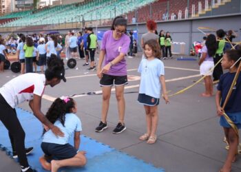 A ação reuniu crianças e adolescentes de diversas instituições assistenciais, da rede municipal de ensino e de centros esportivos da cidade - Foto: Fábio Reina/Pref. Maringá