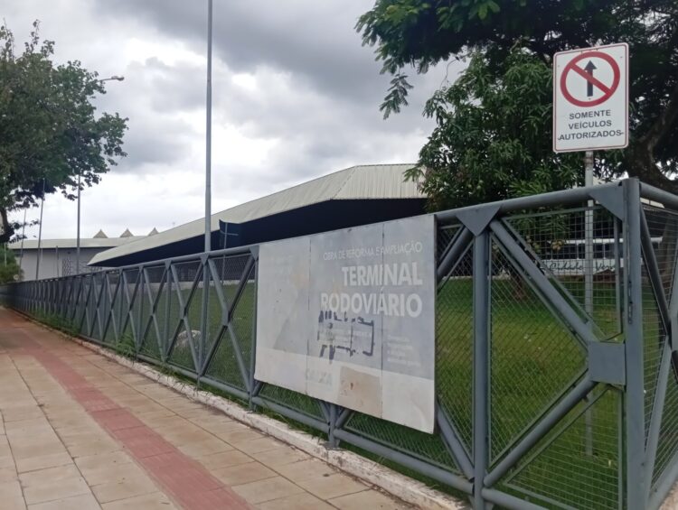 A obra de reforma da Rodoviária de Maringá foi licitada em 2020, tendo início em 2021 - Foto: Gabriel Tazinasso