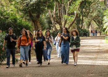 São 9.189 candidatos que fizeram a inscrição no Vestibular de Verão (aumento de 4,4%) em relação ao ano passado - Foto: UEM